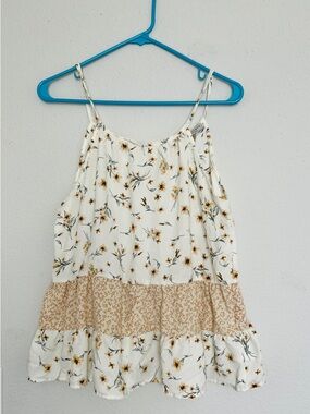 Paper Crane White Floral Tiered Spaghetti Strap Tank Top